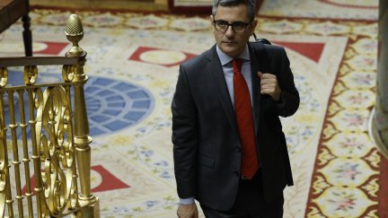 Félix Bolaños, saliendo del hemiciclo del Congreso. / Archivo EFE