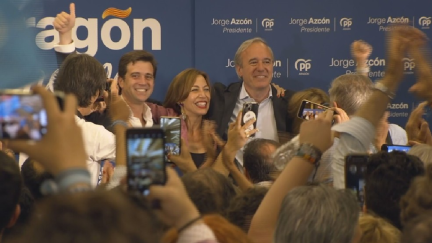 Azcón, Chueca y Celma celebran la victoria en las elecciones de 2023.