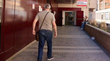El paro descienden en Aragón y en España./ Europa Press / Jesús Hellín