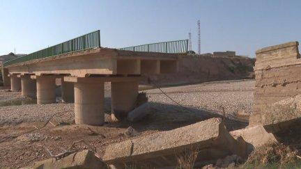 El puente que da acceso a Vinaceite desde Belchite y que destrozó la fuerza del agua el mes pasado tras las tormentas. / Foto: Aragón Noticias.