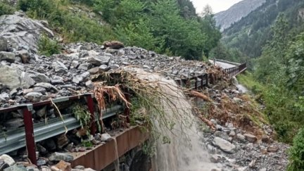 El desprendimiento ha cortado la carretera. / Gobierno de Aragón