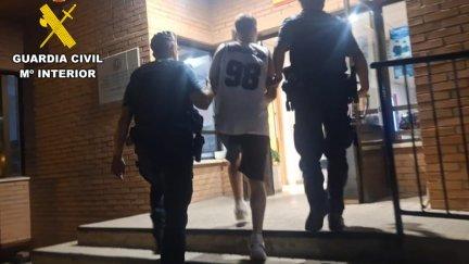 El detenido fue sorprendido en un control de la Guardia Civil. / Guardia Civil