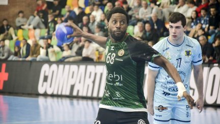 Aurélien-Morgan Tchitombi, en un partido con el REBI Cuenca