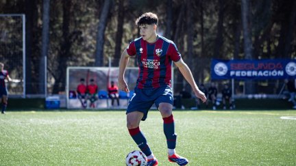 Álex Fita durante un encuentro con la SD Huesca.