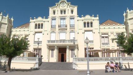 La fachada del Casino de Huesca luce ya restaurada. / Aragón TV