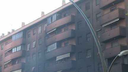 Estado en el que ha quedado el edificio de la calle Eduardo Taboada 2-8, en el barrio de Las Fuentes, en Zaragoza. / Aragón TV
