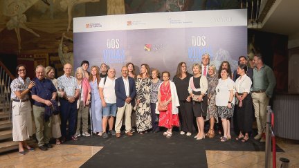 Foto de familia en la presentación del documental. / Aragón TV