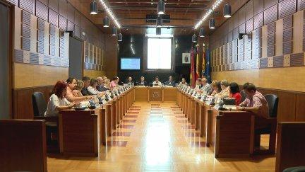 Último pleno del curso político del Ayuntamiento de Huesca. / Aragón TV