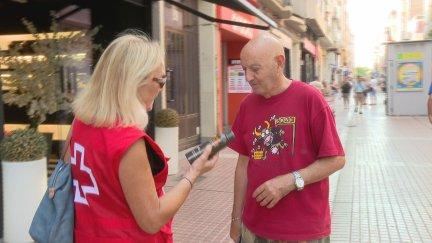 Cruz Roja reparte crema solar en el centro de Zaragoza / Aragón TV