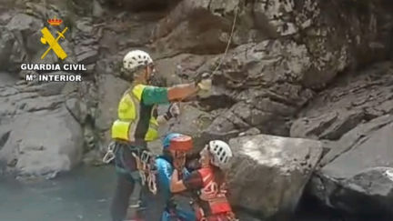 Imagen del rescate en el barranco Trigoniero. / Guardia Civil