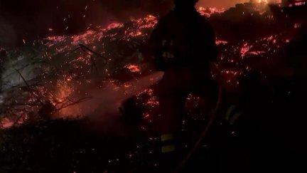 Vídeo facilitado por la UME que muestra las llamas en el incendio declarado en Yeres. / UME
