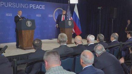 Trump y Putin durante su comparecencia conjunta tras la reunión. / AFP