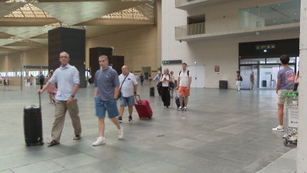 Intenso día de desplazamientos en carreteras y estaciones. / Aragón TV