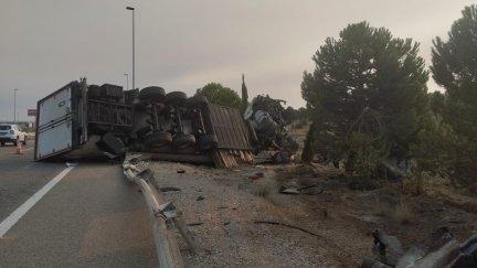 El accidente se ha producido en el km 33 de la Z-40, en Zaragoza. / Aragón TV