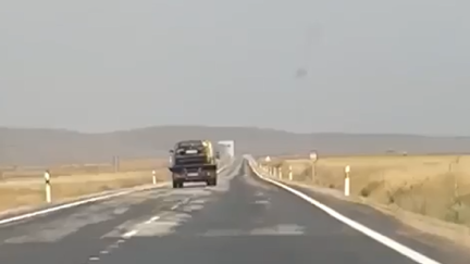 El gruista condujo de forma temeraria por la N-420 entre Teruel y Utrillas. / Guardia Civil
