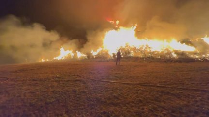 Anllares del Sil el fuego continua activo y fuera de control. / Aragón TV