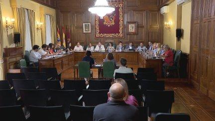 Imagen del Pleno Extraordinario celebrado en Teruel este lunes. / Aragón TV