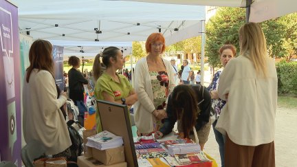 El parque de las Mujeres de Zaragoza, ubicado junto al centro cívico Estación Norte, acoge este viernes la primera Feria de Igualdad. / Aragón TV