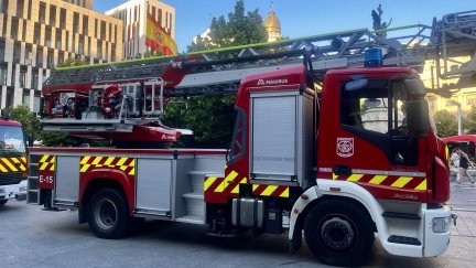Los bomberos de Zaragoza son una de las cuatro propuestas de los grupos municipales para ser reconocidos hijos predilectos. / Europa Press