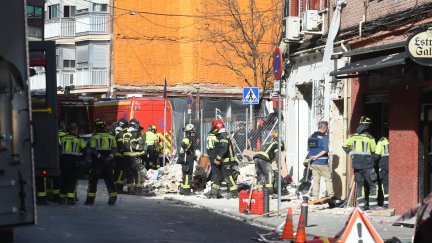 Equipos de emergencias trabajan en la zona donde se ha producido la explosión, a 13 de septiembre de 2025, en Madrid (España). / Gustavo Valiente / Europa Press