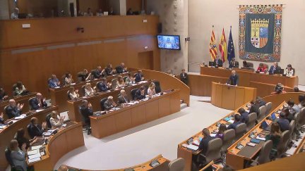 Casi un centenar de medios están acreditados para cubrir el debate en las Cortes de Aragón. / Aragón TV
