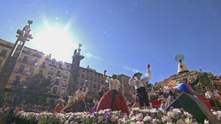 Imagen de archivo de la Ofrenda de Flores del Pilar. / Aragón TV
