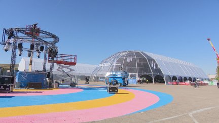 Una de las carpas del Espacio Zity, en el Recinto Ferial de Valdespartera. / Aragón TV
