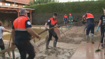 Labores de limpieza en casas de Santa Fe y Cadrete. / Aragón TV