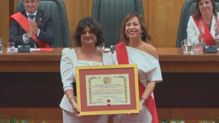 Acto de entrega de las medallas en el Ayuntamiento de Zaragoza / Aragón TV