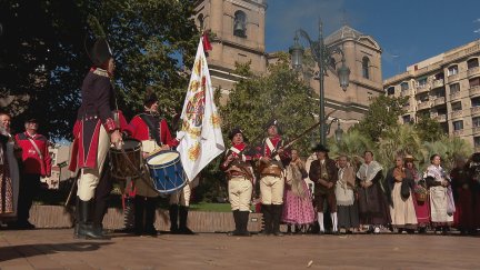 Ofrenda floral en la plaza del Portillo. / Aragón TV