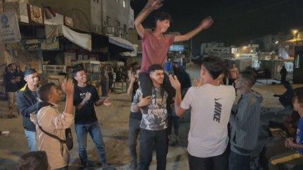 Durante la noche algunos gazatíes se echaron a la calle a celebrar la noticia. / Aragón TV
