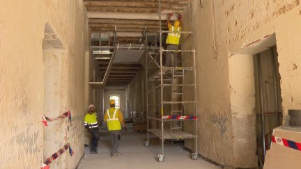 Continúan las obras de la antigua Residencia de Niños de Huesca que albergará la nueva sede del Grado de Medicina. / Aragón TV