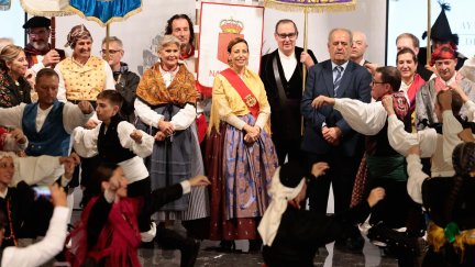 Recepción oficial este lunes en el Ayuntamiento de Zaragoza a las Casas Regionales tras la Ofrenda de Frutos. / Ayuntamiento de Zaragoza