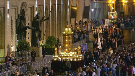 El Rosario de Cristal este lunes recorriendo las calles de Zaragoza. / Aragón TV