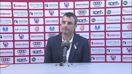 Carlos Cantero ha comparecido en rueda de prensa tras la derrota ante el Gernika.