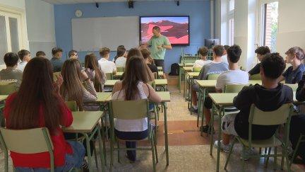 Alumnos de bachillerato en el aula. / Aragón TV