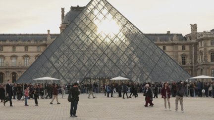 El museo del Louvre de París, este miércoles. / EFE