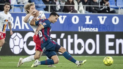 Un momento del partido en El Alcoraz