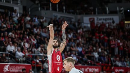 Santi Yusta durante un encuentro con el Casademont Zaragoza.