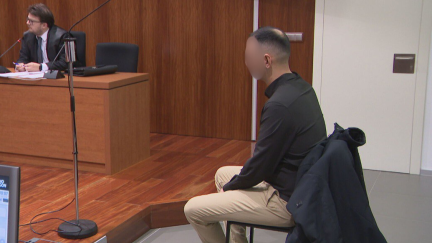 El acusado en la primera sesión del juicio en la Audiencia Provincial de Zaragoza. / Aragón TV