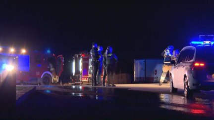 El incendio ha obligado a parar la actividad del matadero y a evacuar a los trabajadores. / Aragón TV