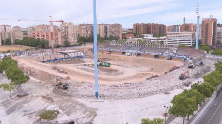 Imagen de archivo de las obras de derribo de la Romareda. / Aragón TV