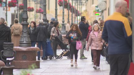 Las agradables temperaturas se notan en la calle y en las terrazas. / Aragón TV