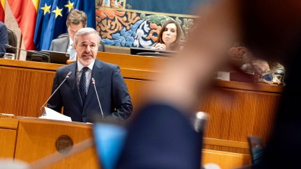 Jorge Azcón, durante su comparencia en las Cortes de Aragón. / Gobierno de Aragón-Fabián Simón