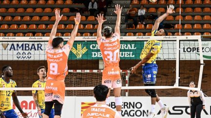 Un momento del partido ante el CV Guaguas