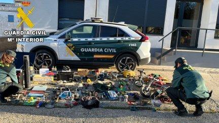 Material robado hallado por la Guardia Civil. / Guardia Civil