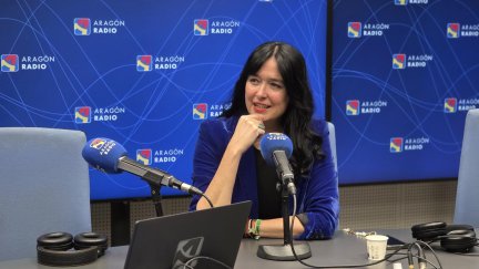 Lorena Orduna en los estudios de Aragón Radio. / Aragón TV