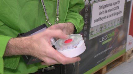 Las balizas V16 serán obligatorias a partir del 1 de enero./ Aragón TV