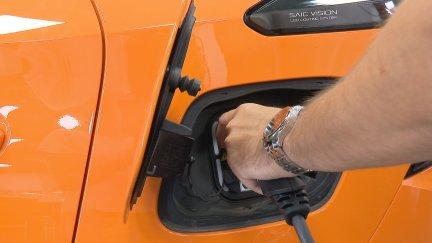 Un proyecto de investigación de Unizar podría revolucionar la electrónica de potencia. / Aragón TV