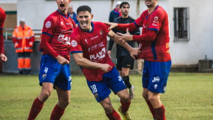 Los jugadores del CD Teruel celebran el gol de la victoria. Foto: CD Teruel
